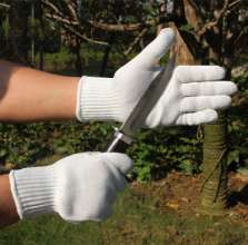 Durable multi-purpose grade 5 steel wire gloves. Professional protective self-defense and cut-resistant gloves. Cut-resistant gloves. Gloves