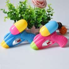 New mini water gun. water gun. Candy color length 13cm summer beach rafting water children's toy stall